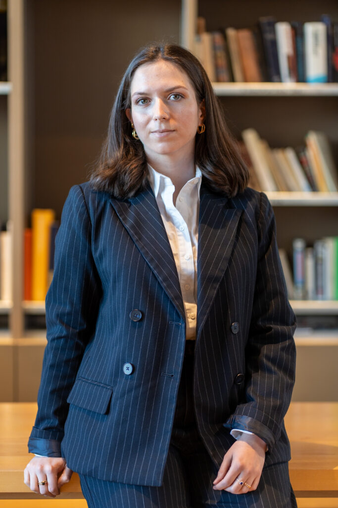 Photo d'une femme corporate